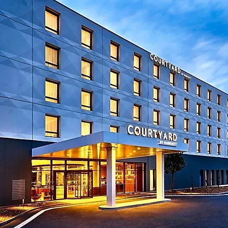 Courtyard By Marriott Lyon Eurexpo Stadium 3*