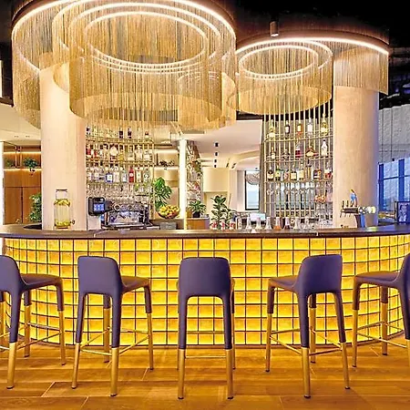 Hotel Courtyard By Marriott Lyon Eurexpo Stadium